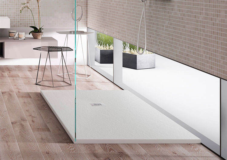 Platos de ducha de resina con carga mineral